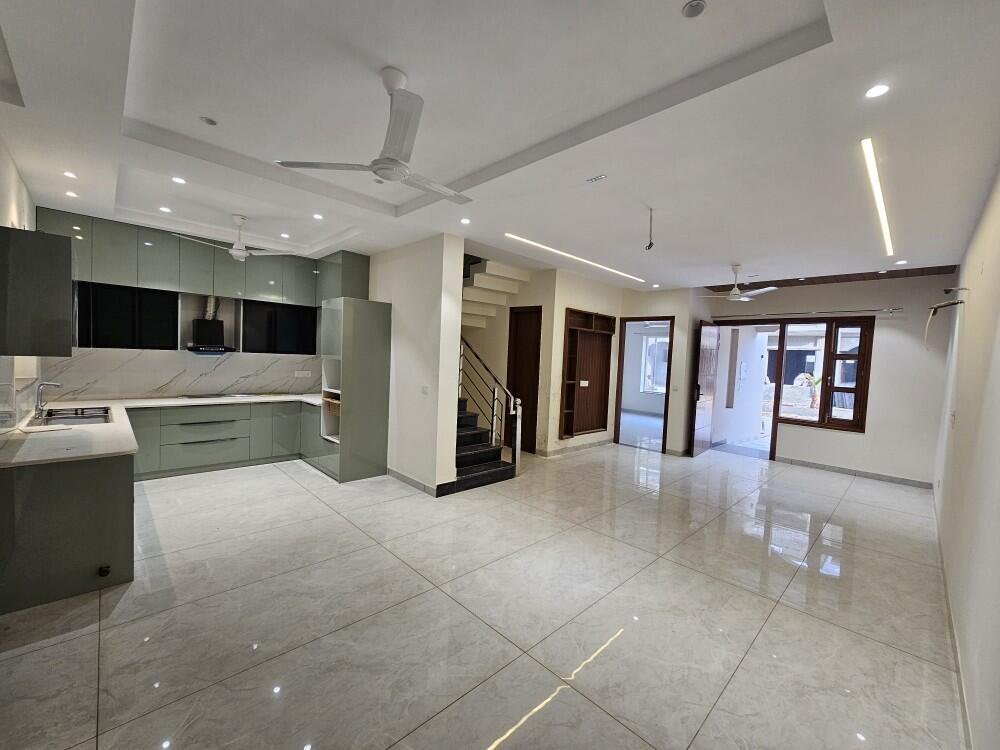 4Bhk 3Baths